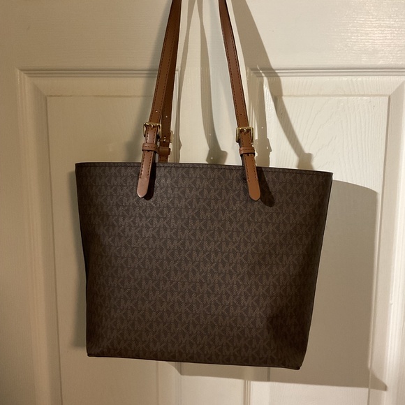 🪅NWOT Michael Kors Jet Set Medium Signature Print Pocket Tote Bag - Picture 5 of 6